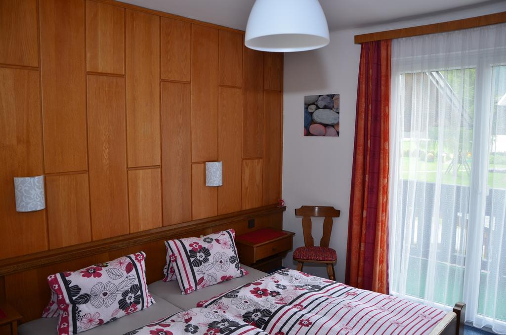 Haus Dachstein Schnitzer Hotel Eben Im Pongau Room photo